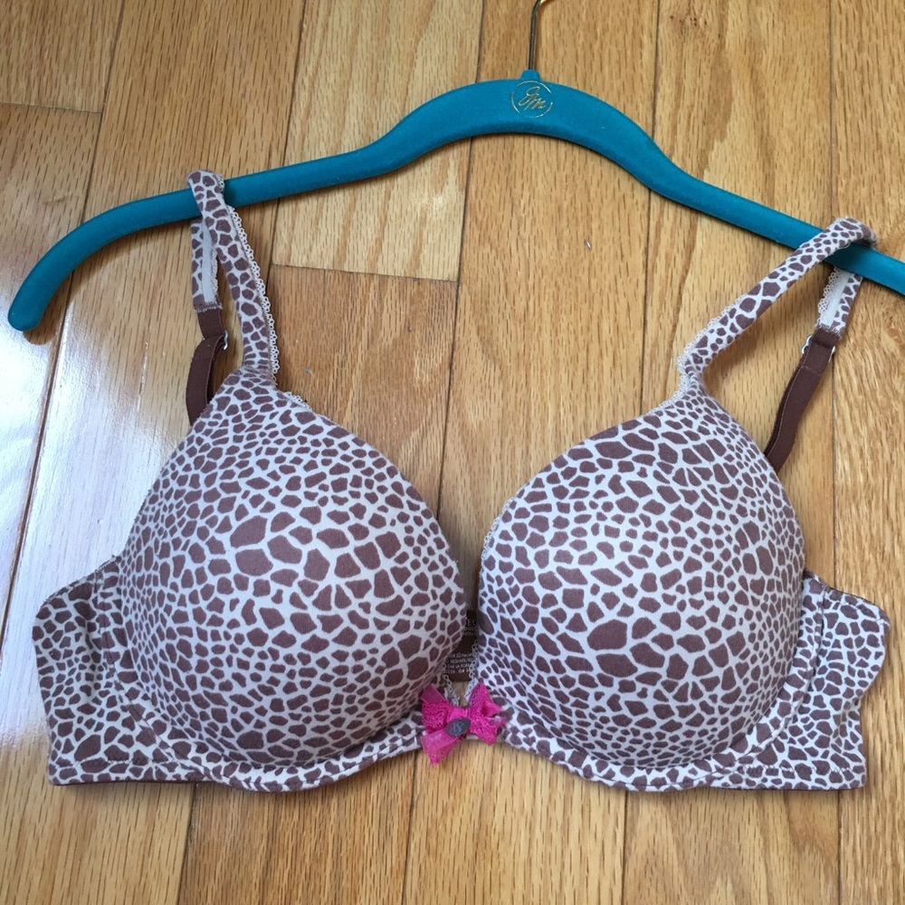 Victoria Secret Size34c Push-Up Leopard Print Bra - image 1